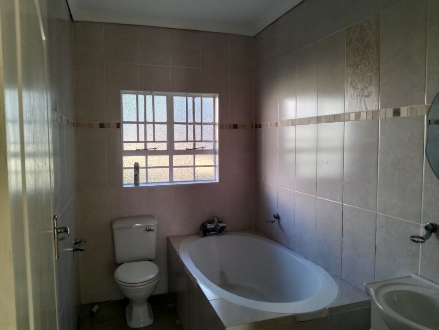 To Let 5 Bedroom Property for Rent in Fort Gale Eastern Cape